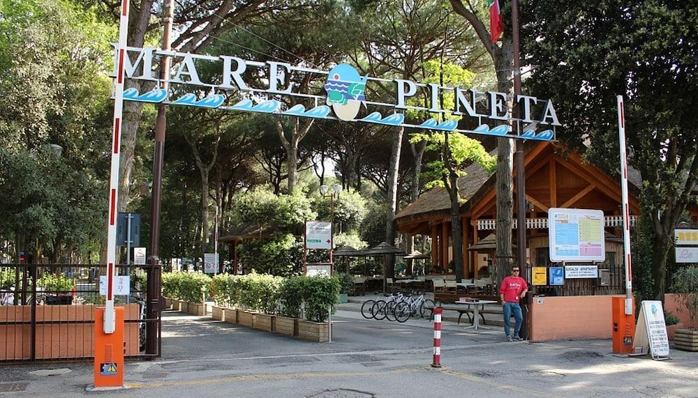 Hotel Camping Mare E Pineta à Lido di Spina Extérieur photo