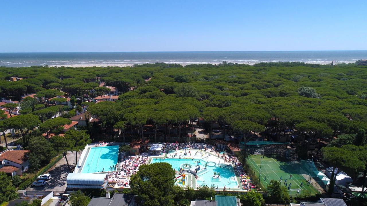 Hotel Camping Mare E Pineta à Lido di Spina Extérieur photo